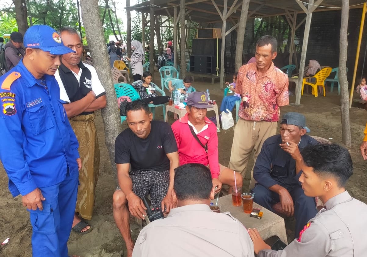 KM Lokajaya Karam di Perairan Karang Maeso, Dua Nelayan Batang Selamat