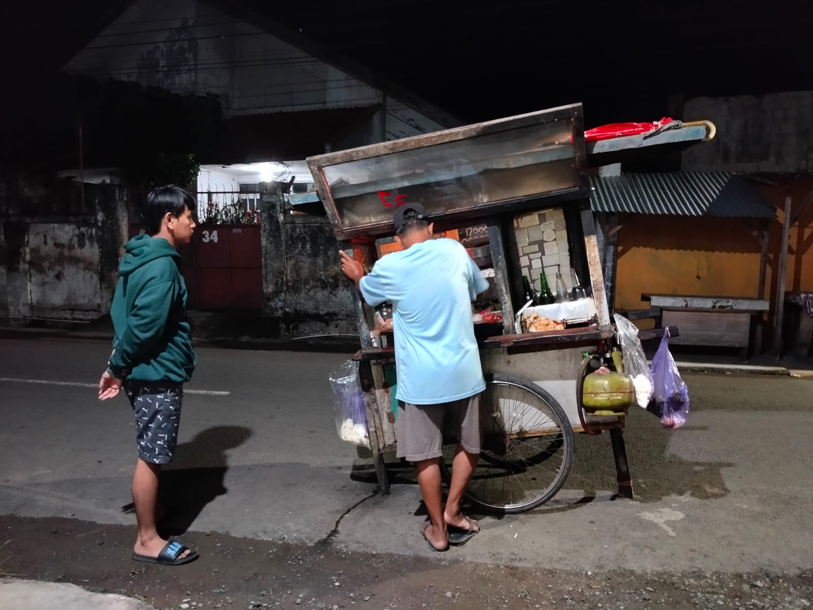 Lontong Tahu Dunia Lain Kuliner Seram Tengah Malam di Kota Pekalongan