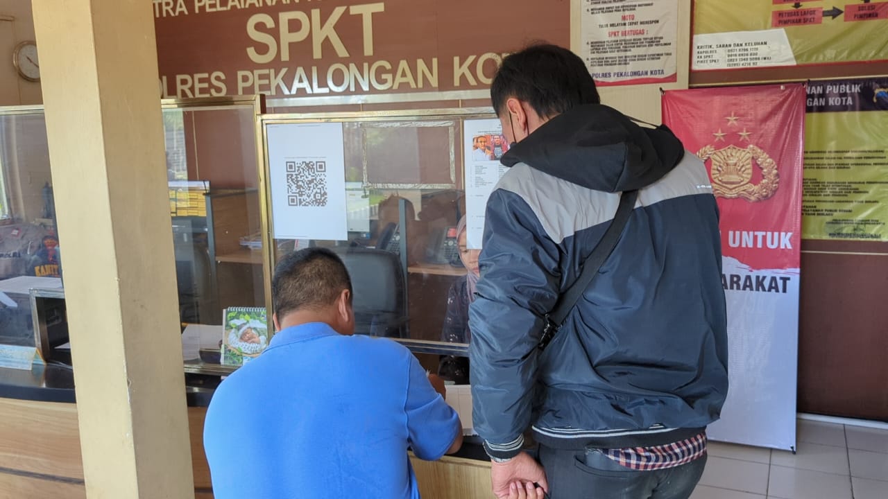 Gegara Belasan Tahun Ijasah di Tahan, Mantan Karyawan Laporkan Perusahaan di Kota Pekalongan ke Polisi