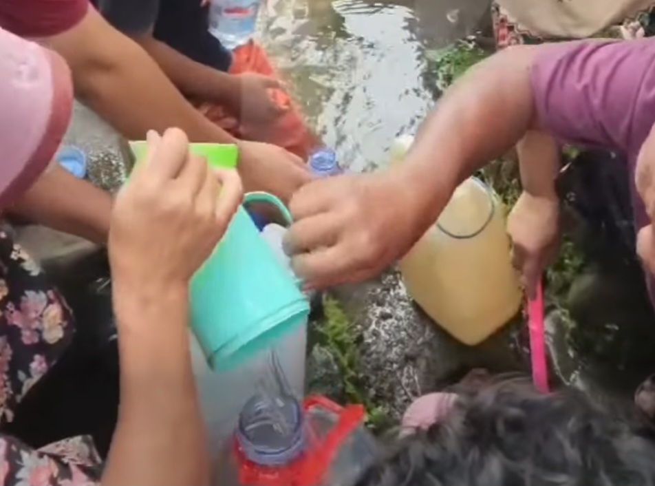 Heboh Dikira Muncul Mata Air Ternyata Air PDAM, Ratusan Warga Kena Prank