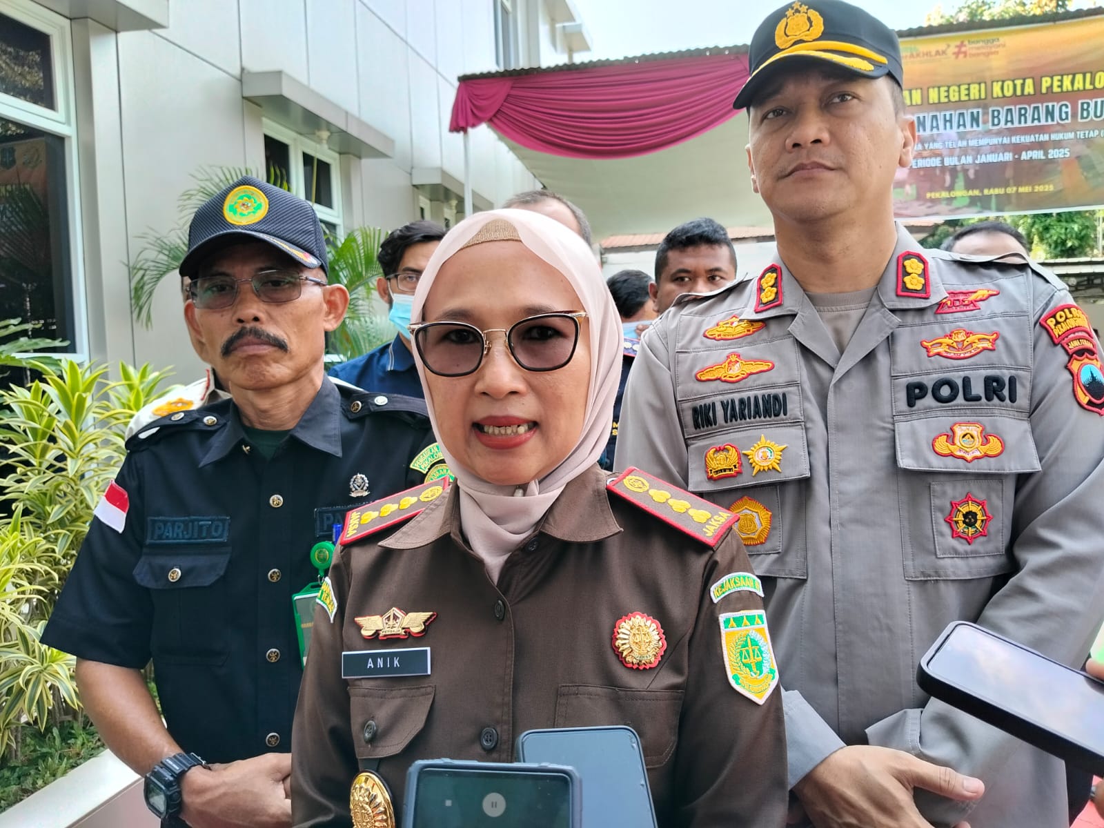 Kejari Kota Pekalongan Musnahkan Puluhan Barang Bukti Kejahatan, Berikut Rinciannya