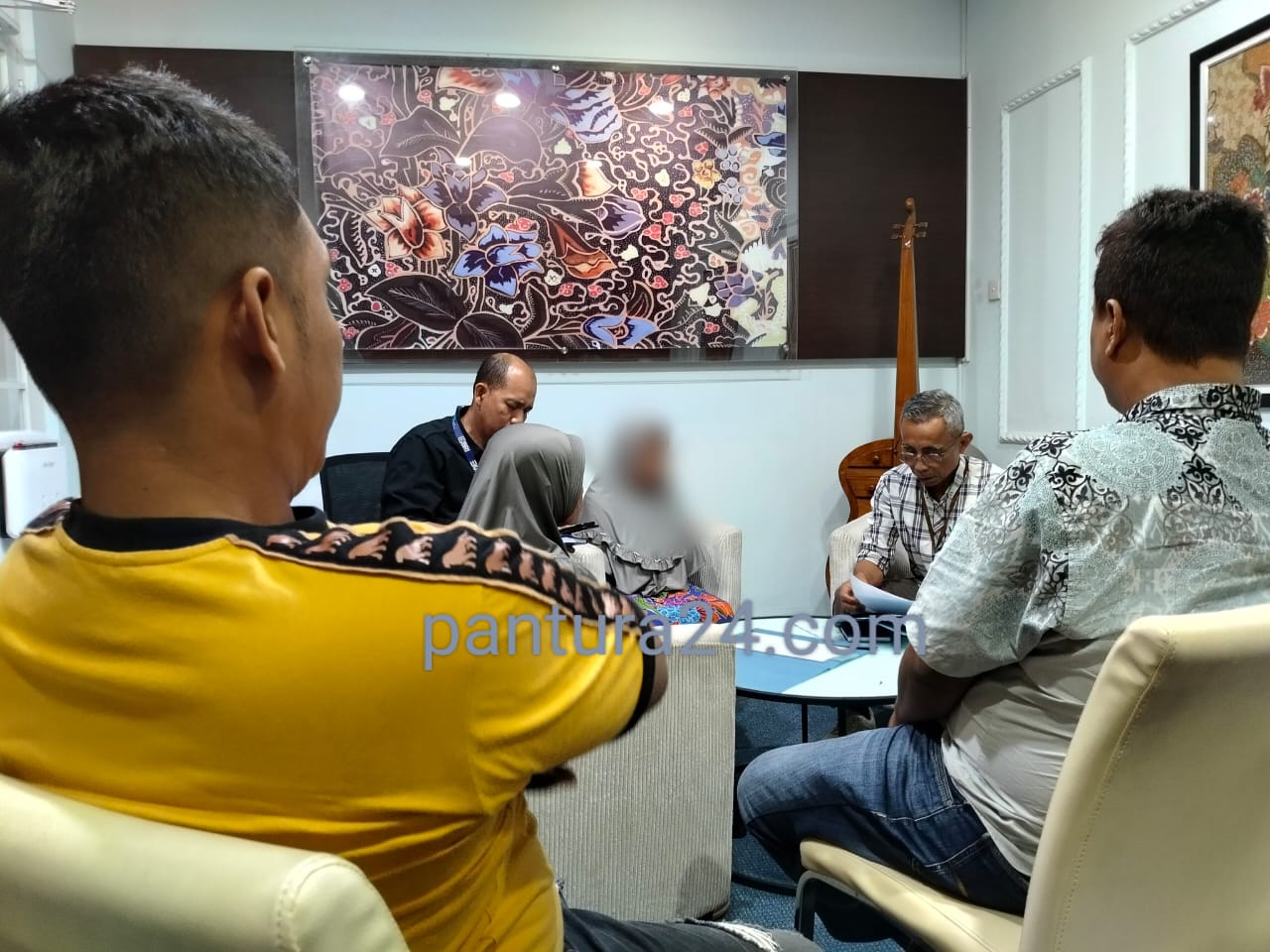 Nasabah Korban Dugaan Kredit Ganda Datangi Kantor BRI Batang, Manager Bank Sampaikan In