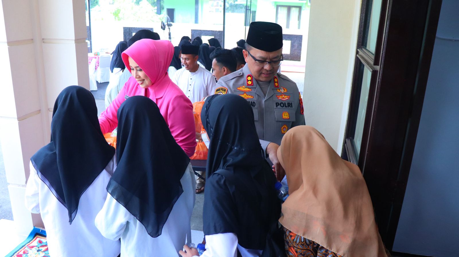 Kapolres Pekalongan Gelar Pengajian dan Santunan Anak Yatim di Rumah Dinas