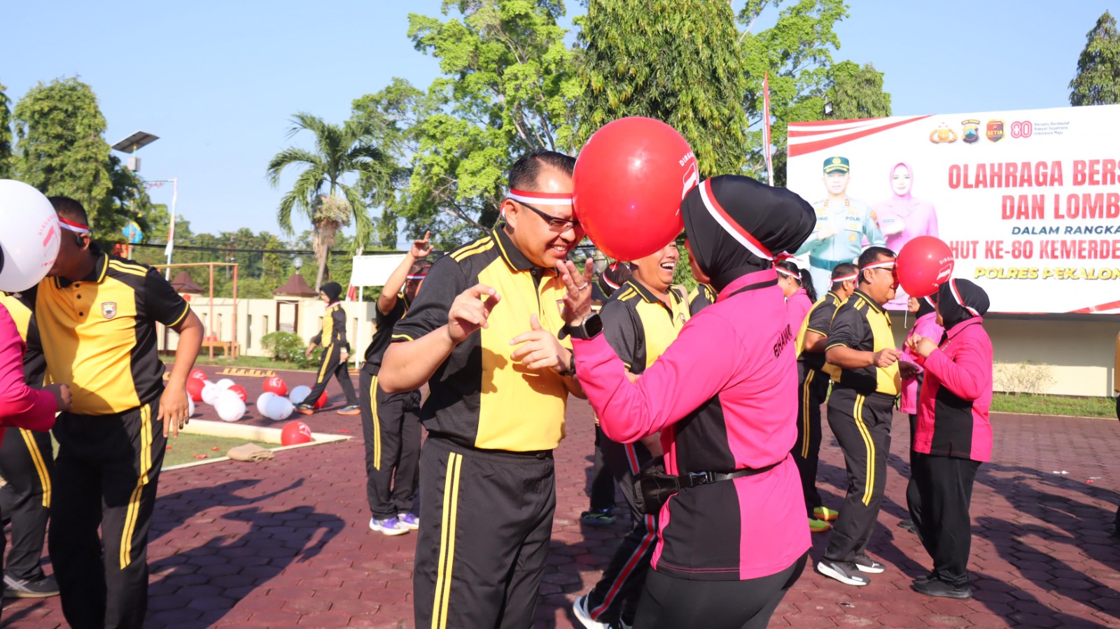 Jalan Santai hingga Tarik Tambang, Polres Pekalongan Rayakan HUT RI dengan Tawa