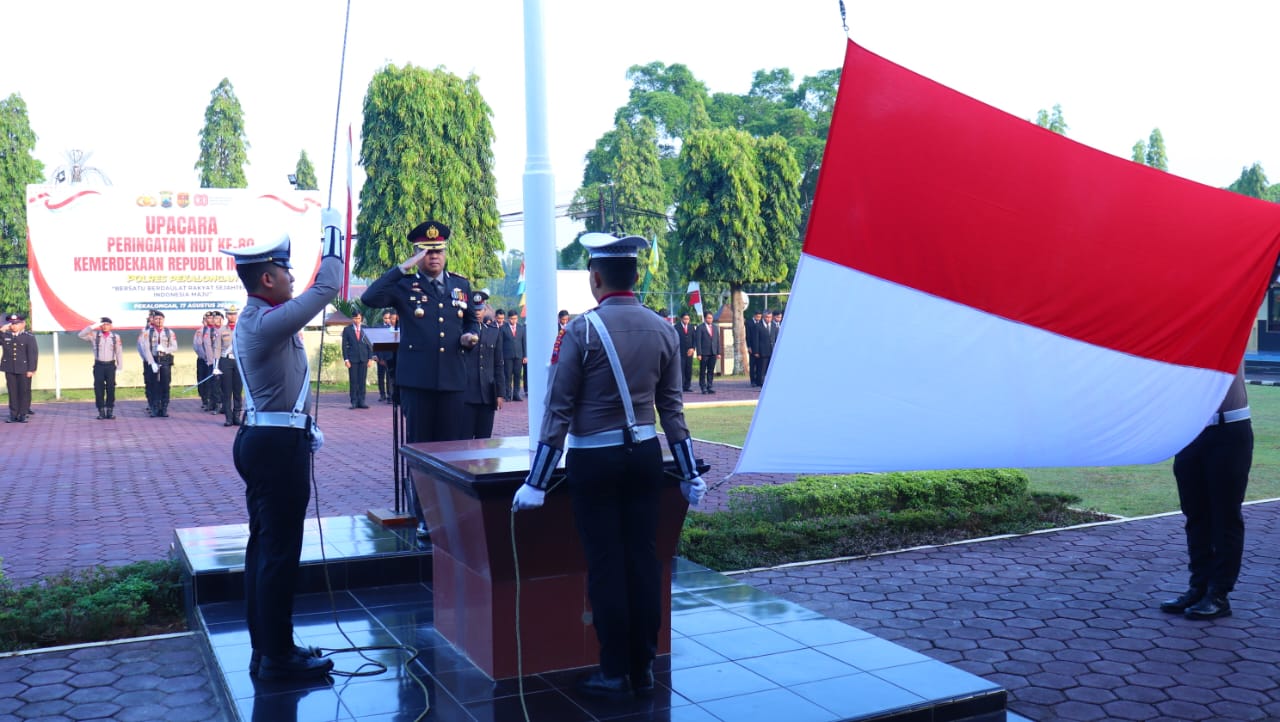 Kapolres Pimpin Upacara HUT ke-80 Kemerdekaan RI di Halaman Mapolres Pekalongan