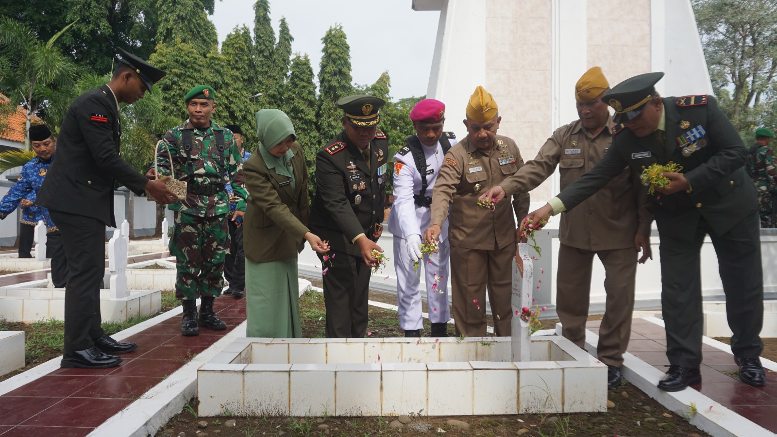 Ziarah Nasional di TMP Kadilanggu, Momentum HUT ke-80 TNI di Batang