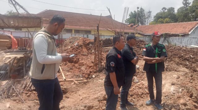 Kontraktor Absen, GNPK RI dan LSM Trinusa Sidak Proyek Gedung Inspektorat Pekalongan