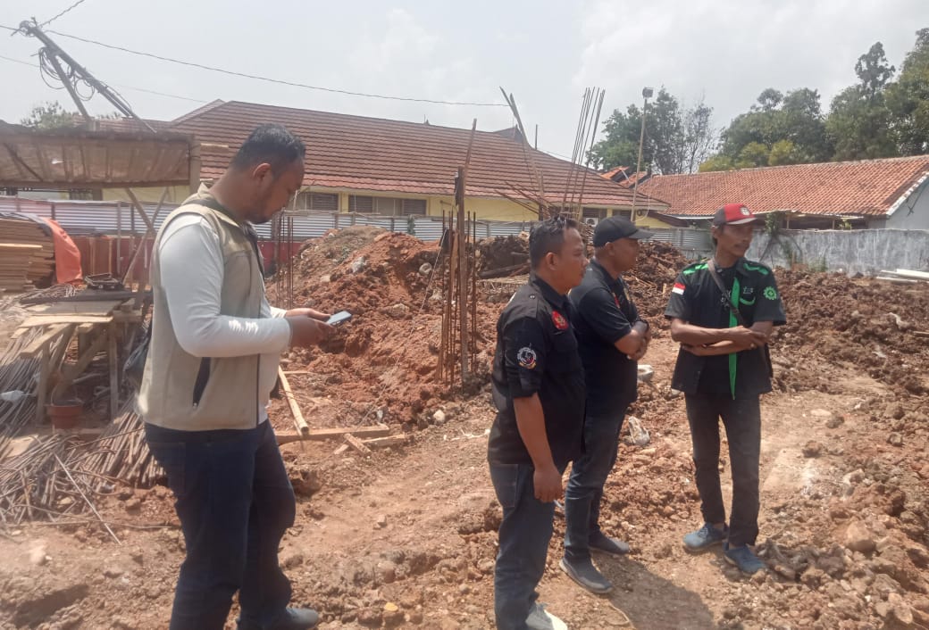 Kontraktor Absen, GNPK RI dan LSM Trinusa Sidak Proyek Gedung Inspektorat Pekalongan