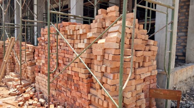 Pembangunan SMA Negeri 2 Pekalongan Diduga Minim Pengawasan, GNPK-RI Lakukan Pemantauan