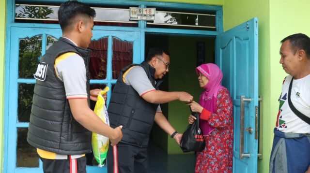 Humanis, Satresnarkoba Polres Pekalongan Gelar Bakti Sosial bagi Warga Kurang Mampu