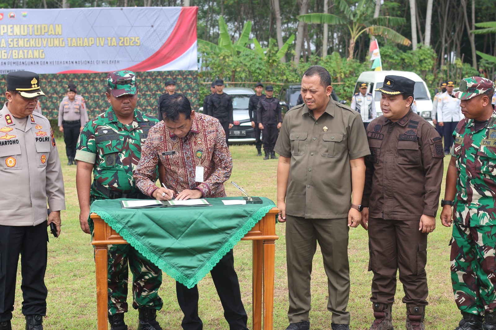 TNI Rampungkan Pembangunan Jalan Desa Wringingintung, Warga Kini Lebih Mudah ke BIP
