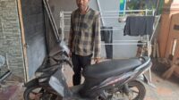 Setelah Diduga Ditipu Oknum Kyai, Warga Wiradesa Akhirnya Terima Kembali Tiga Motor Setelah Diduga Ditipu Oknum Kyai, Warga Wiradesa Akhirnya Terima Kembali Tiga Motor