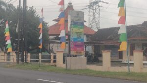 Jalan Banprov Rp100 Juta di Desa Cepokokuning Batang Baru Beberapa Bulan Sudah Mengelupas, Warga Pertanyakan Kualitas Proyek